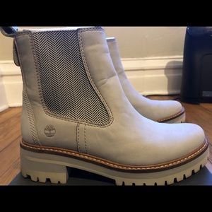 TIMBERLAND WOMEN'S COURMAYEUR VALLEY CHELSEA BOOTS